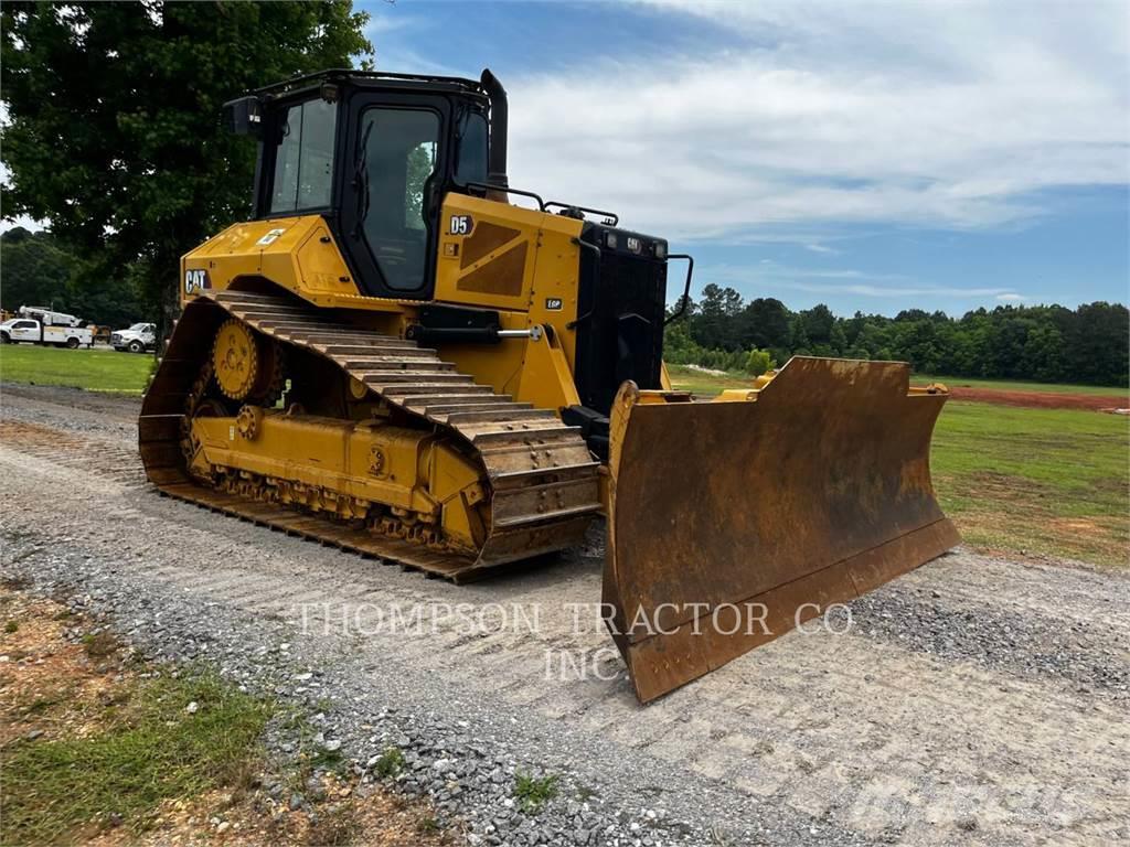 CAT D5 Buldozer sobre oruga