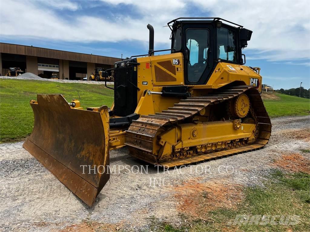 CAT D5 Buldozer sobre oruga