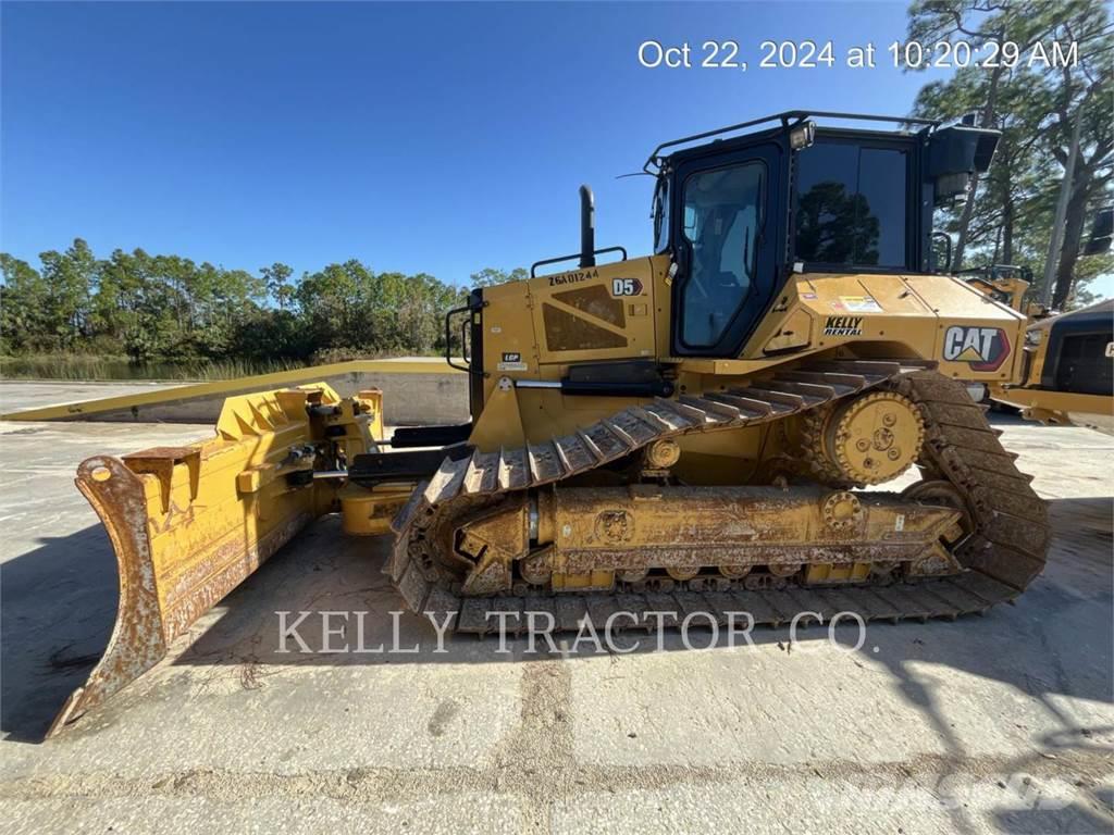 CAT D5 Buldozer sobre oruga