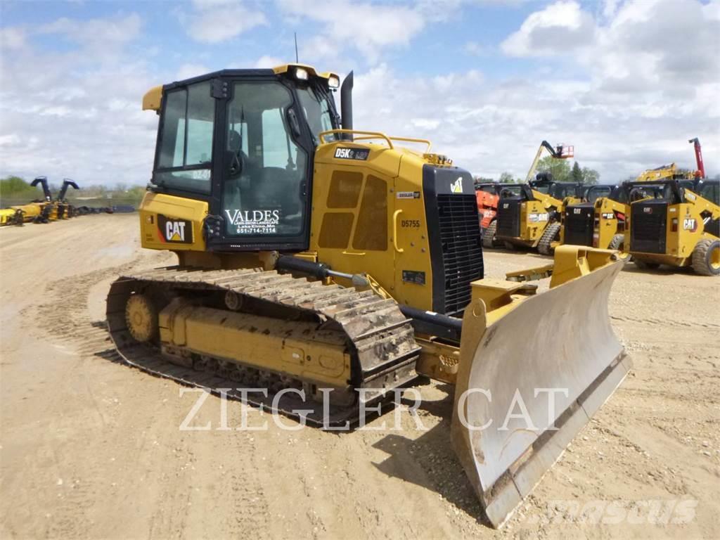 CAT D5K2 Buldozer sobre oruga