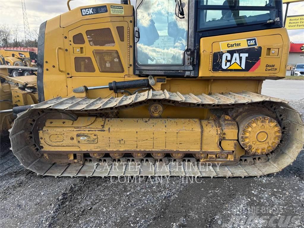 CAT D5K2LGP Buldozer sobre oruga