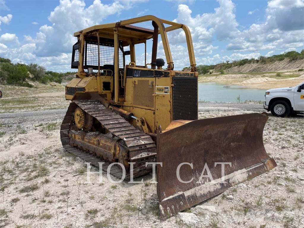 CAT D5MXL Buldozer sobre oruga