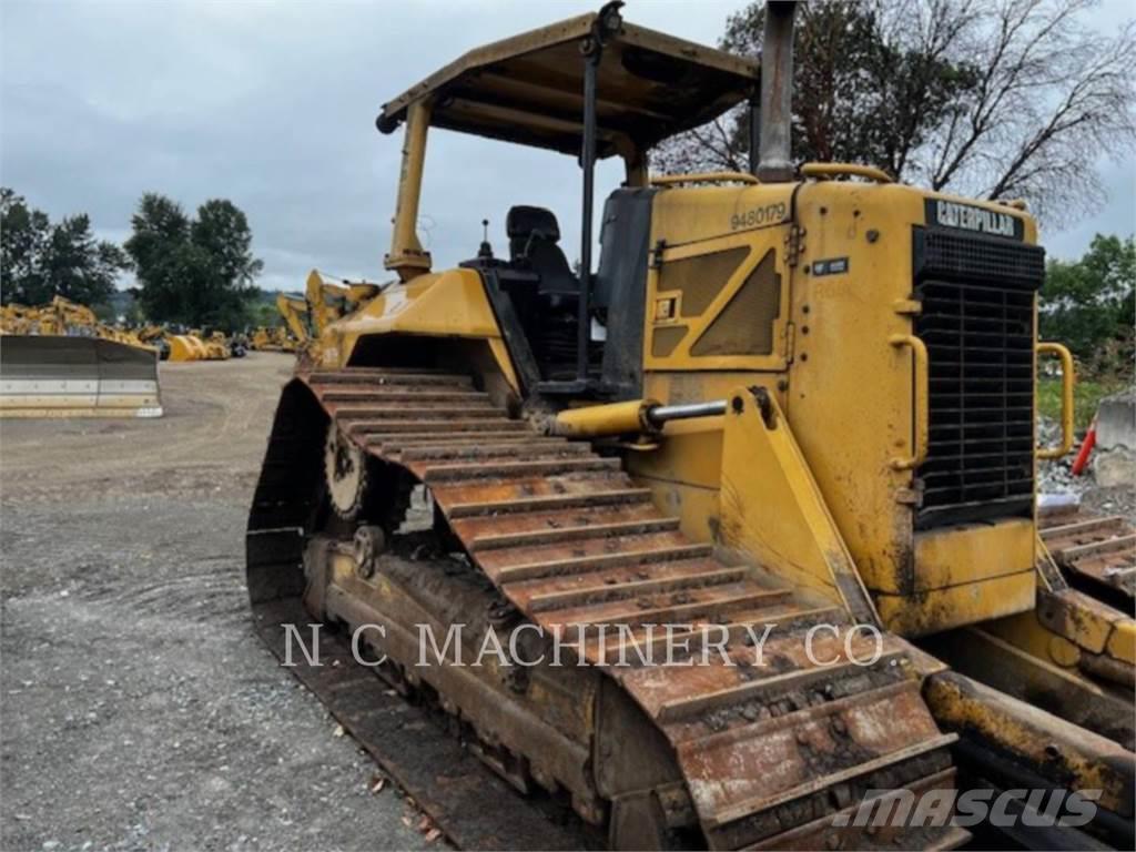 CAT D6N Buldozer sobre oruga