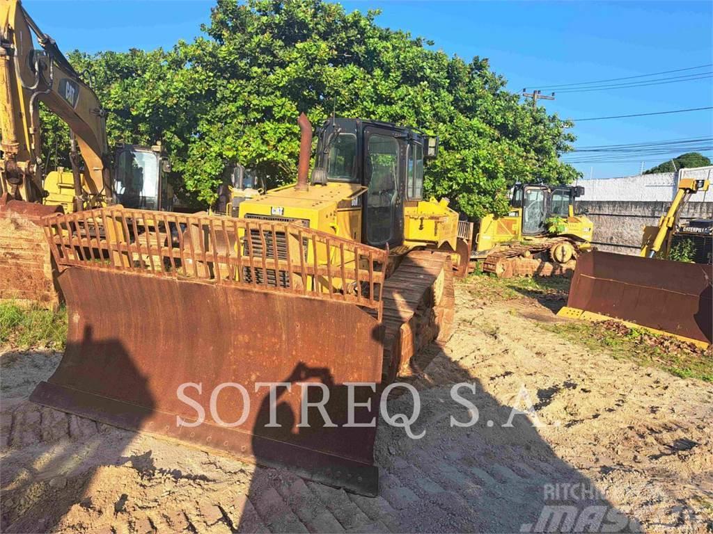 CAT D6NXL Buldozer sobre oruga