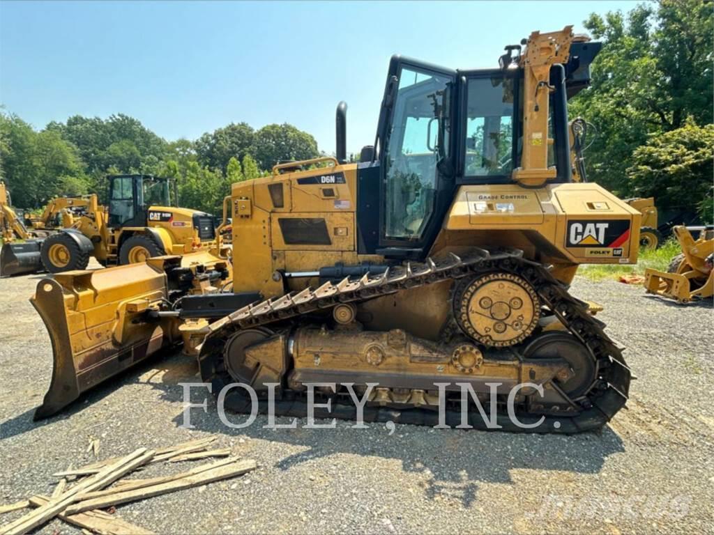 CAT D6NXL Buldozer sobre oruga