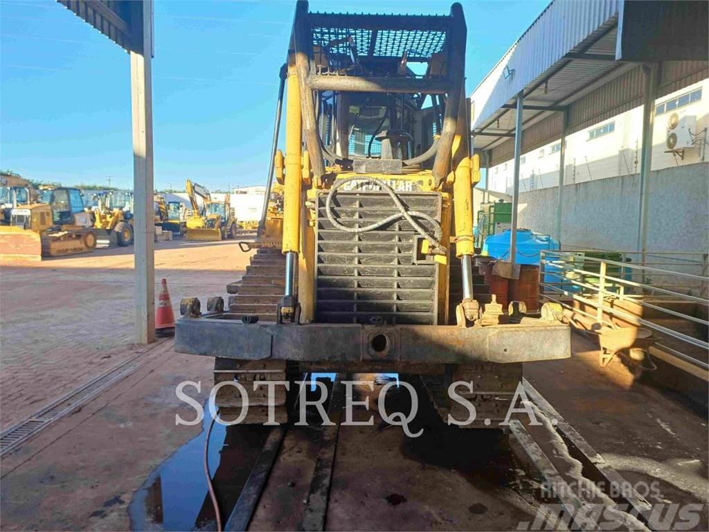 CAT D6T Buldozer sobre oruga