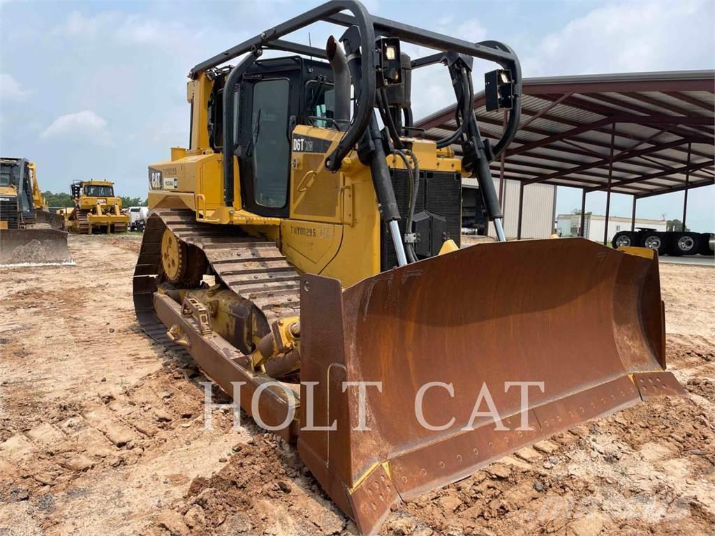 CAT D6T Buldozer sobre oruga