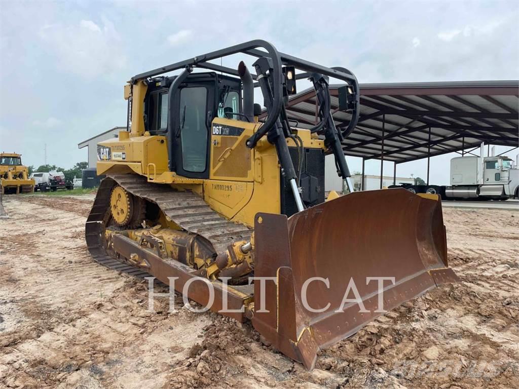 CAT D6T Buldozer sobre oruga