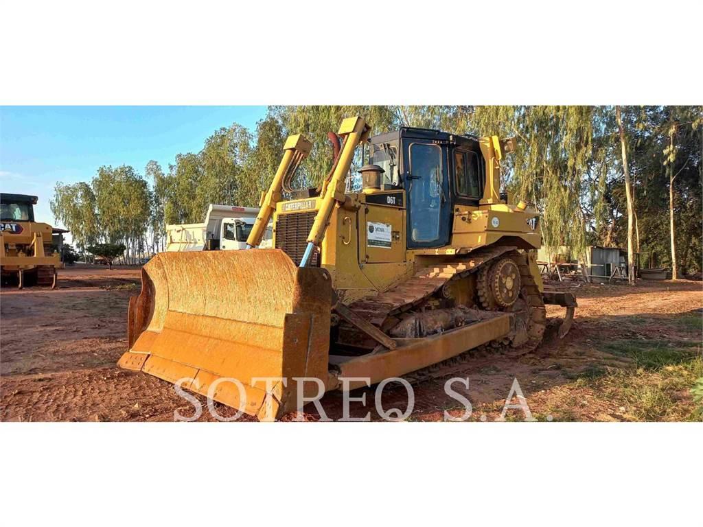 CAT D6T Buldozer sobre oruga