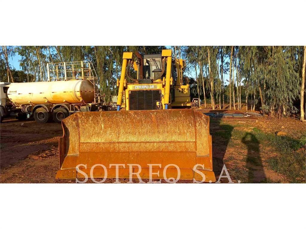 CAT D6T Buldozer sobre oruga