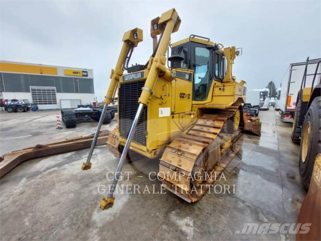 CAT D6T Buldozer sobre oruga