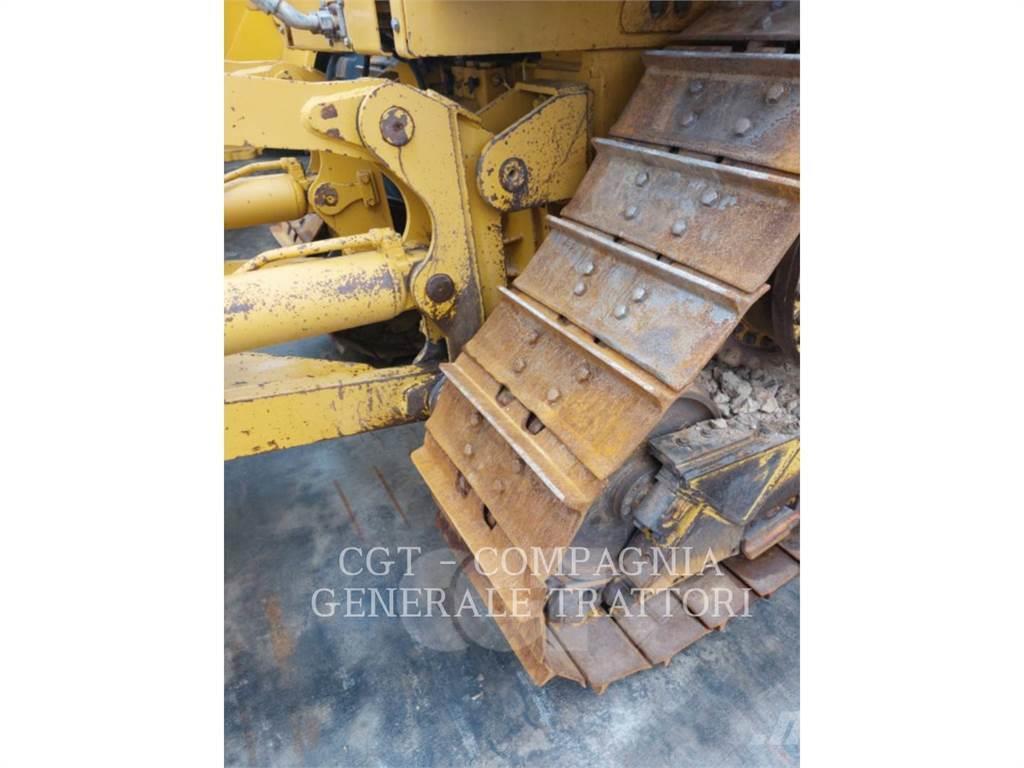 CAT D6T Buldozer sobre oruga