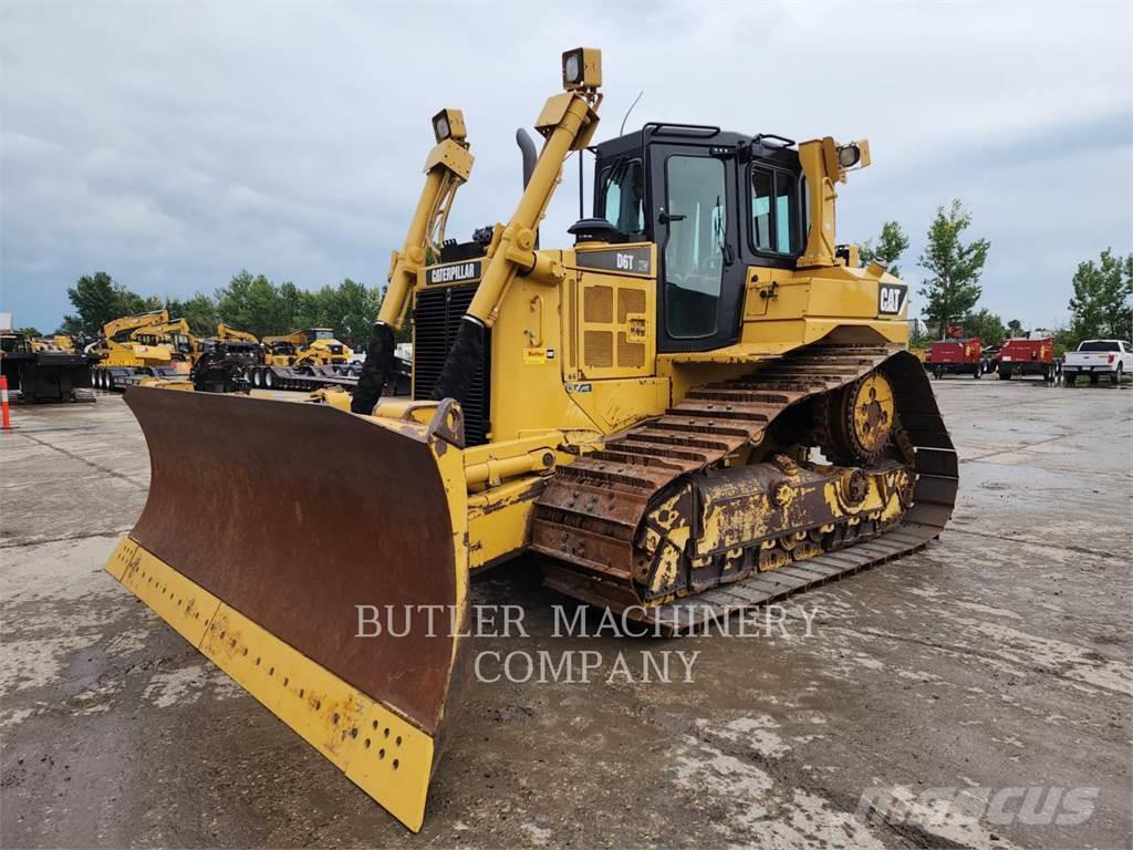 CAT D6T Buldozer sobre oruga