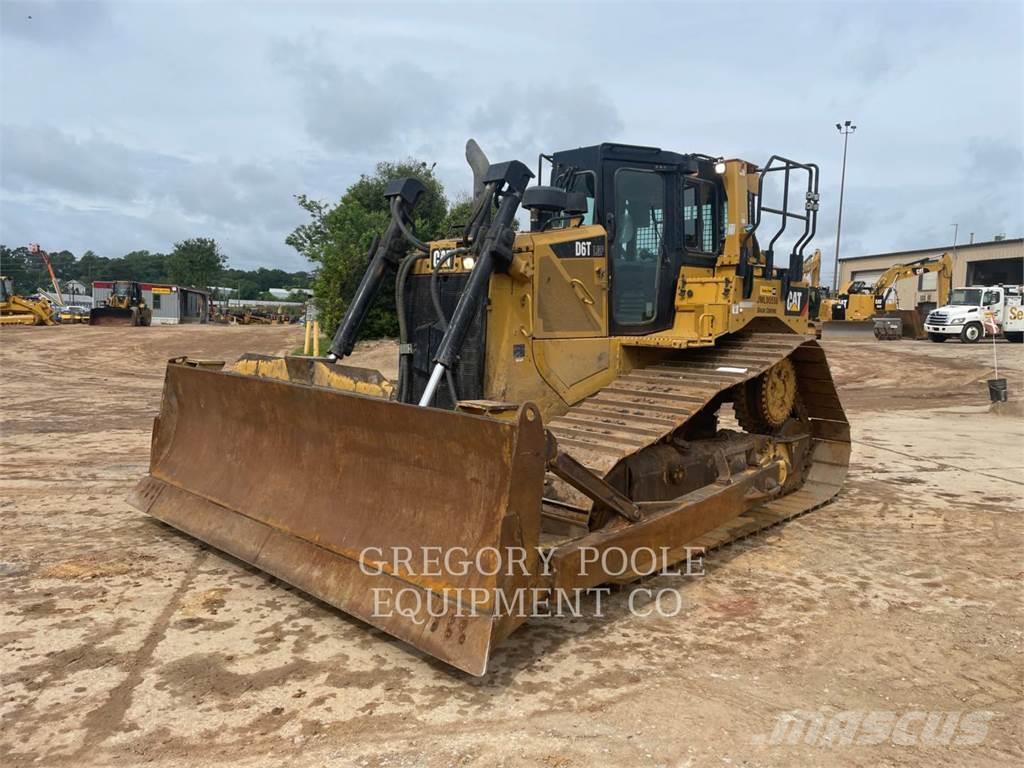 CAT D6T Buldozer sobre oruga