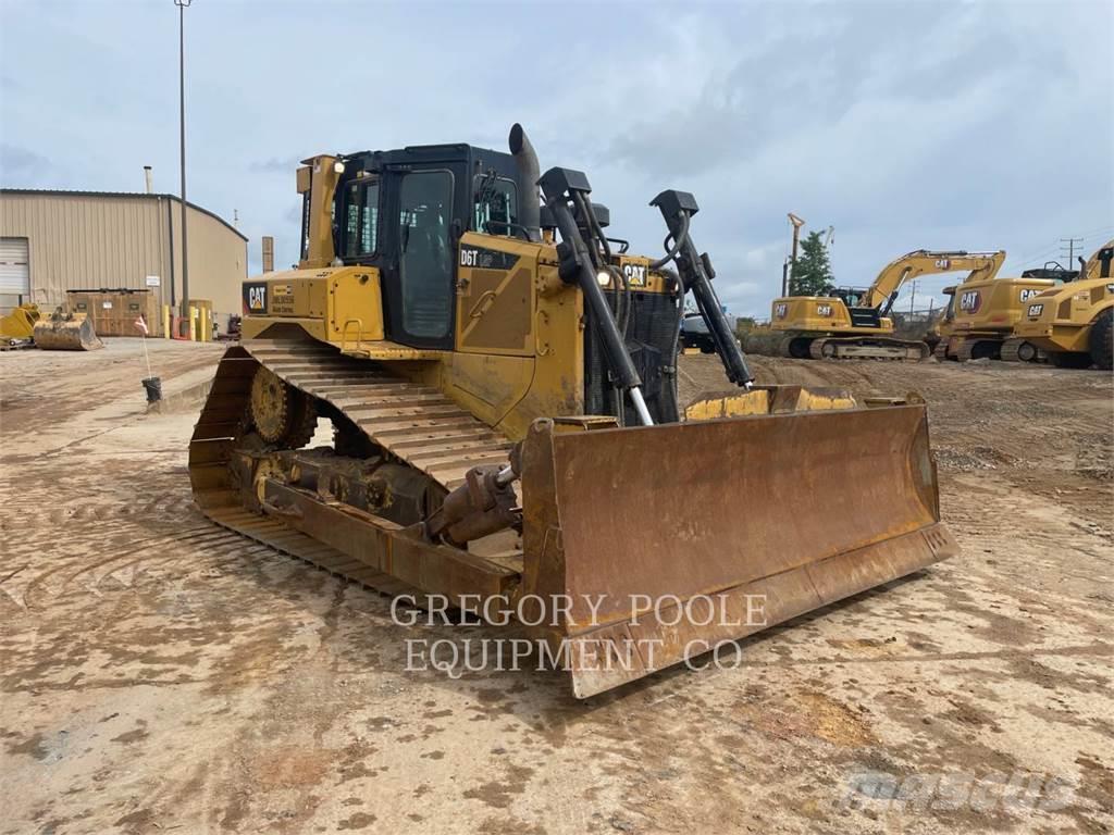 CAT D6T Buldozer sobre oruga