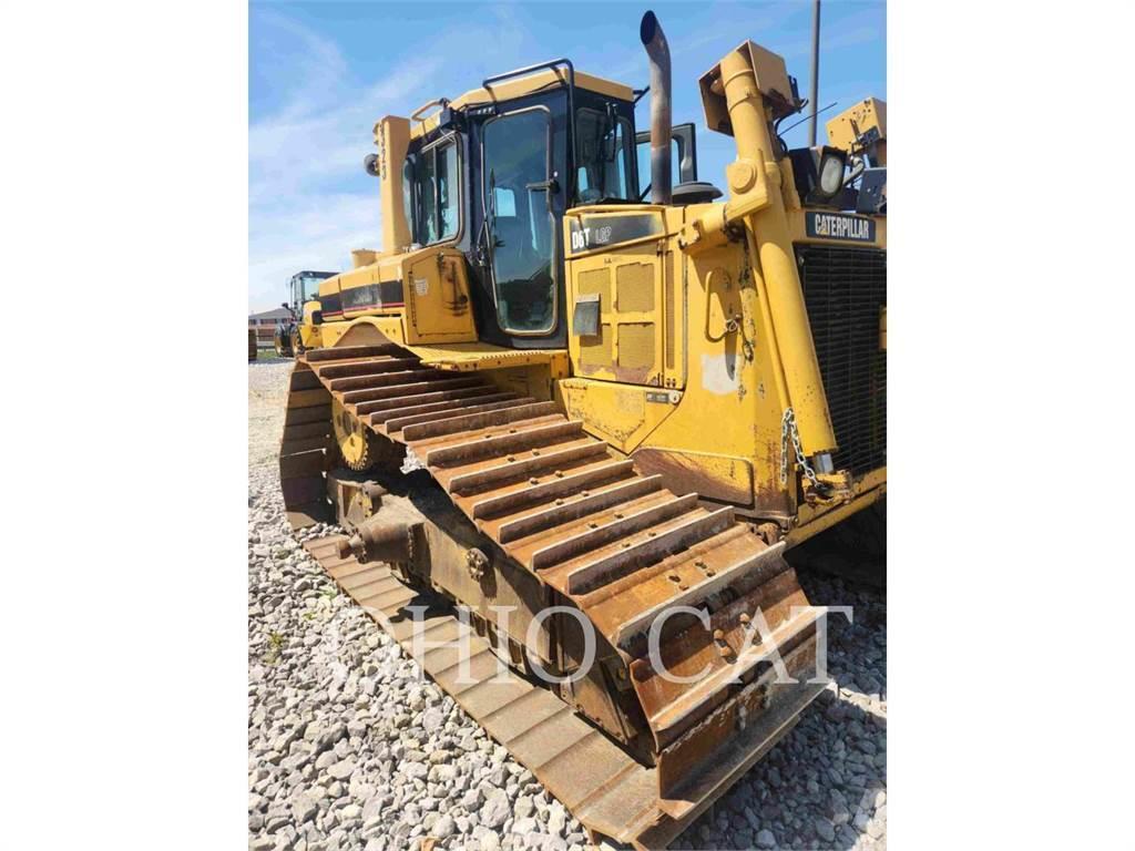 CAT D6T Buldozer sobre oruga