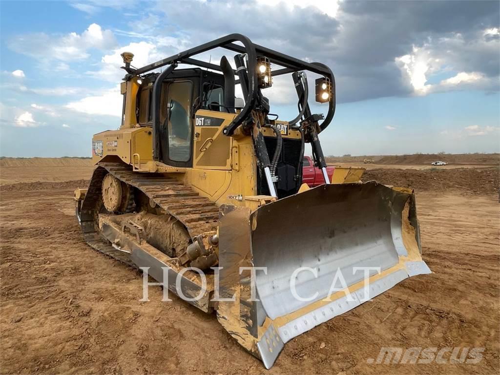 CAT D6T Buldozer sobre oruga