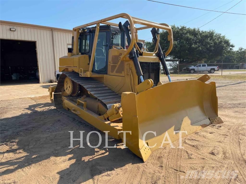 CAT D6T Buldozer sobre oruga