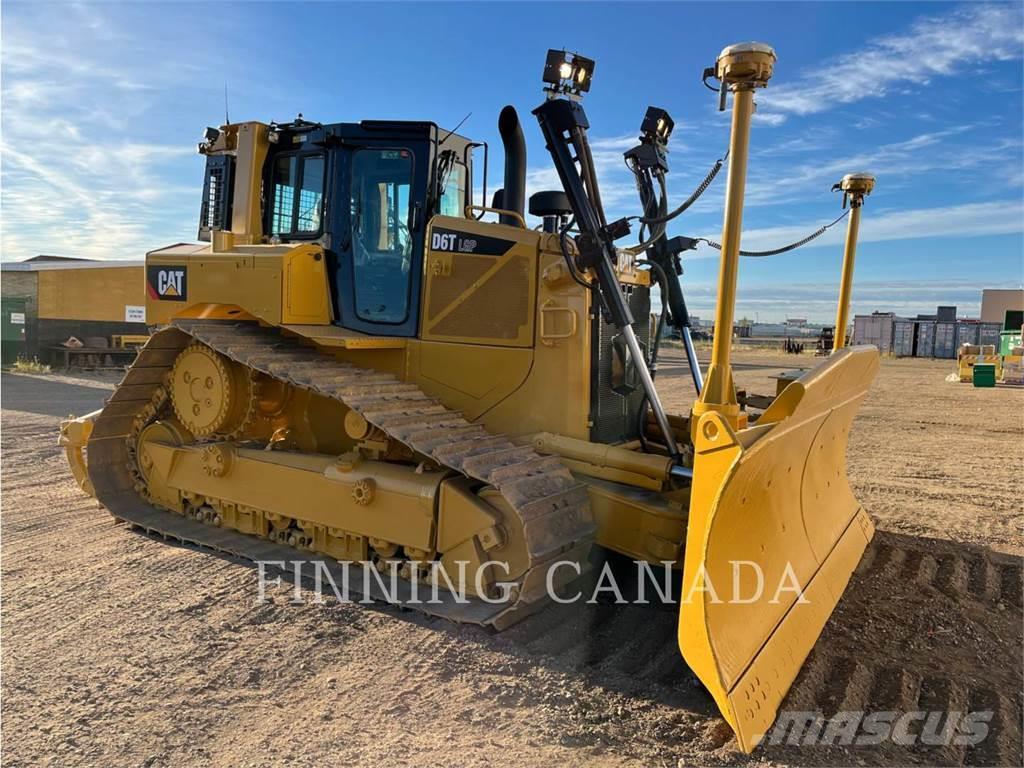 CAT D6T Buldozer sobre oruga