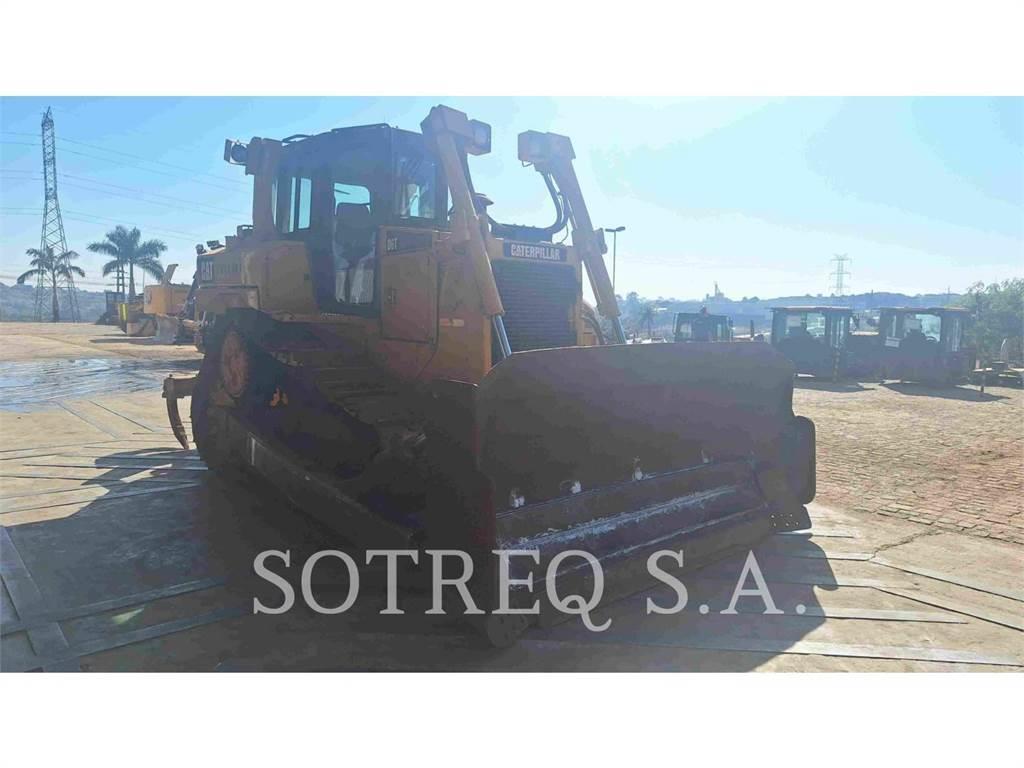 CAT D6T Buldozer sobre oruga