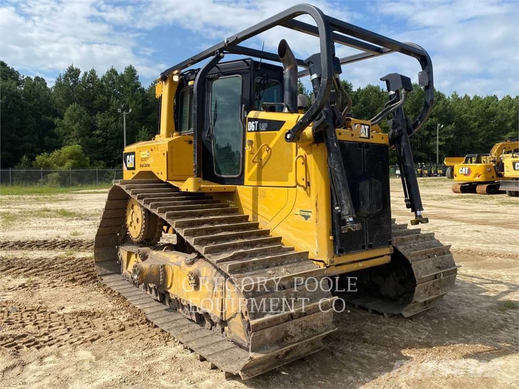 CAT D6T Buldozer sobre oruga