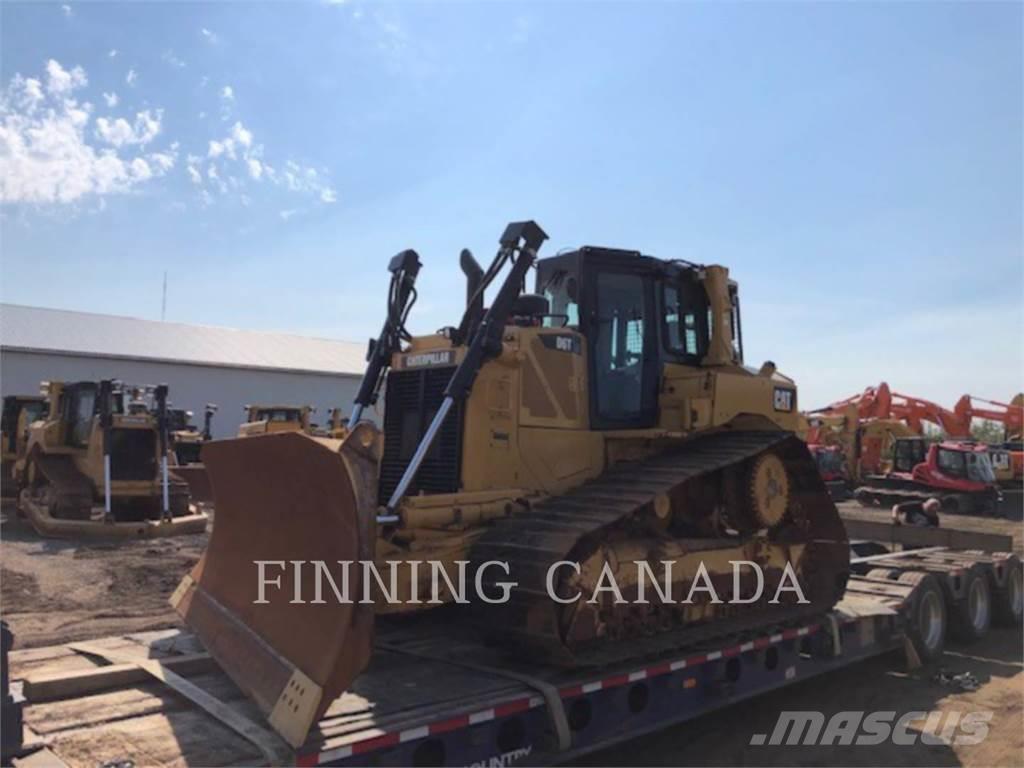 CAT D6T Buldozer sobre oruga