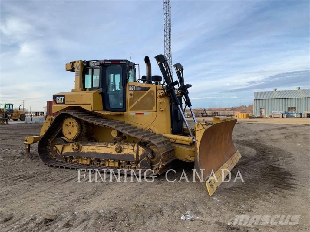 CAT D6T Buldozer sobre oruga