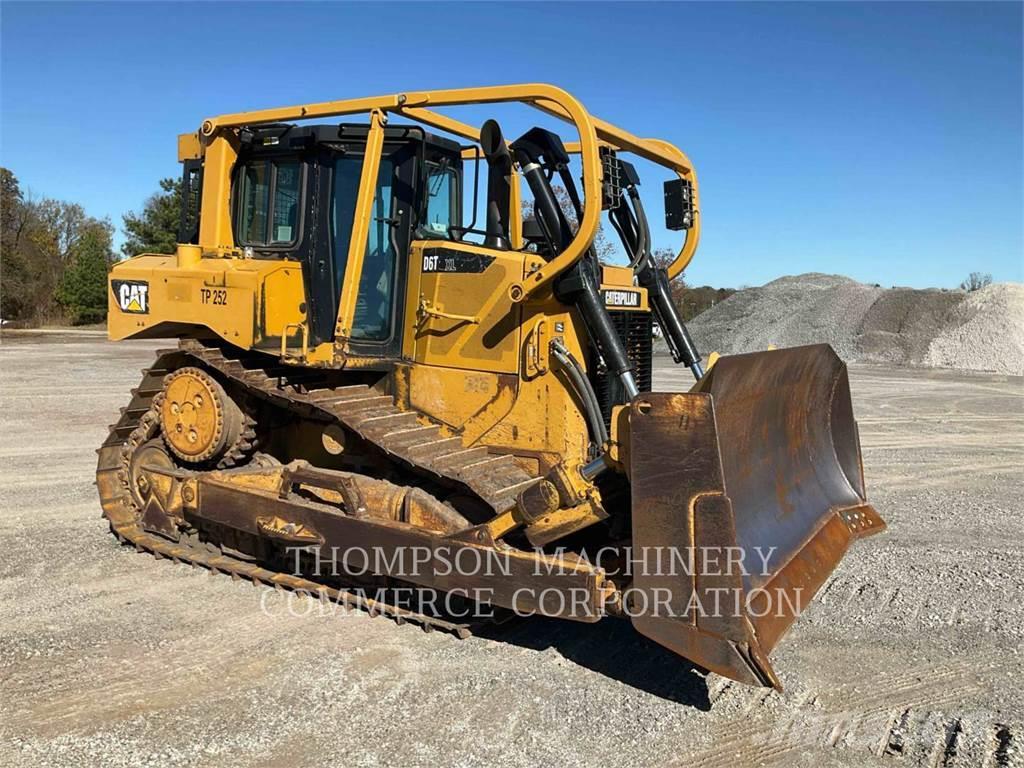 CAT D6T Buldozer sobre oruga