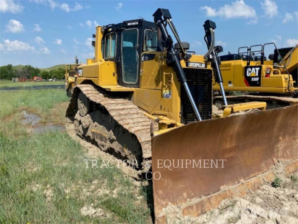 CAT D6T Buldozer sobre oruga