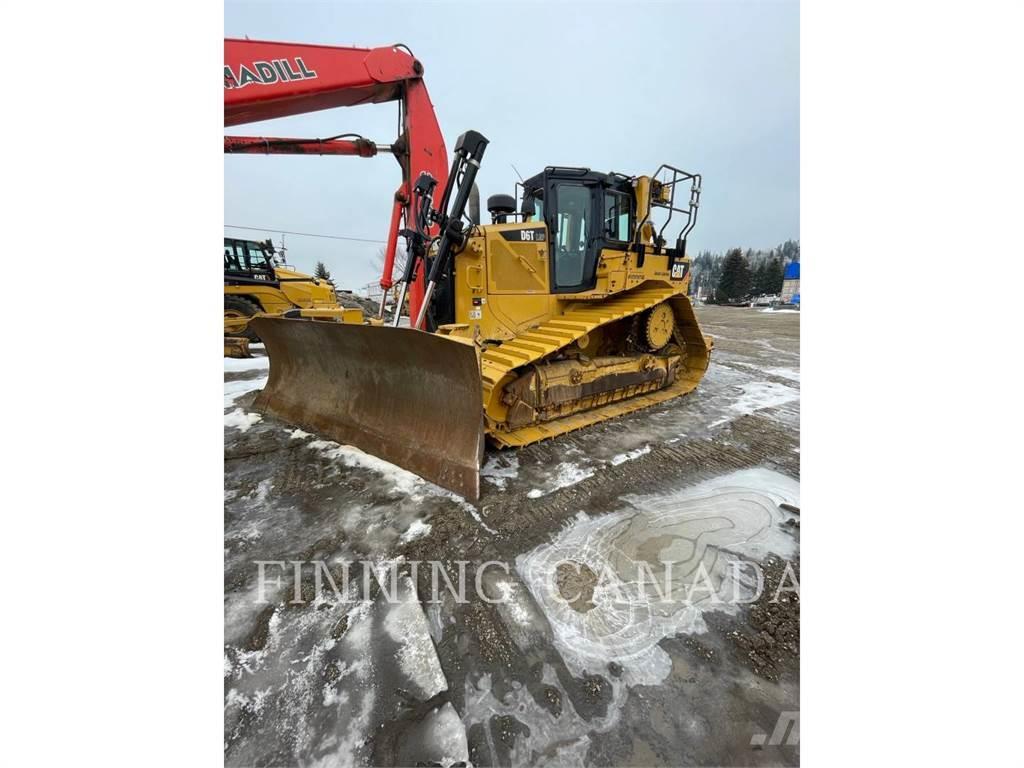 CAT D6T Buldozer sobre oruga