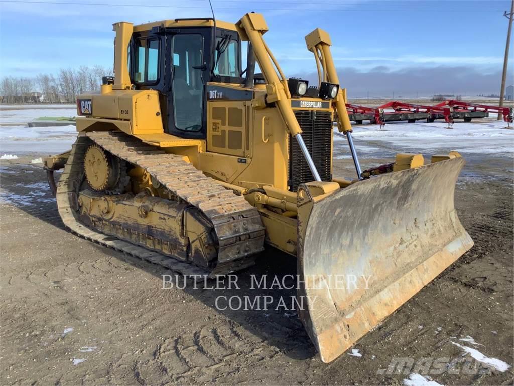 CAT D6T Buldozer sobre oruga