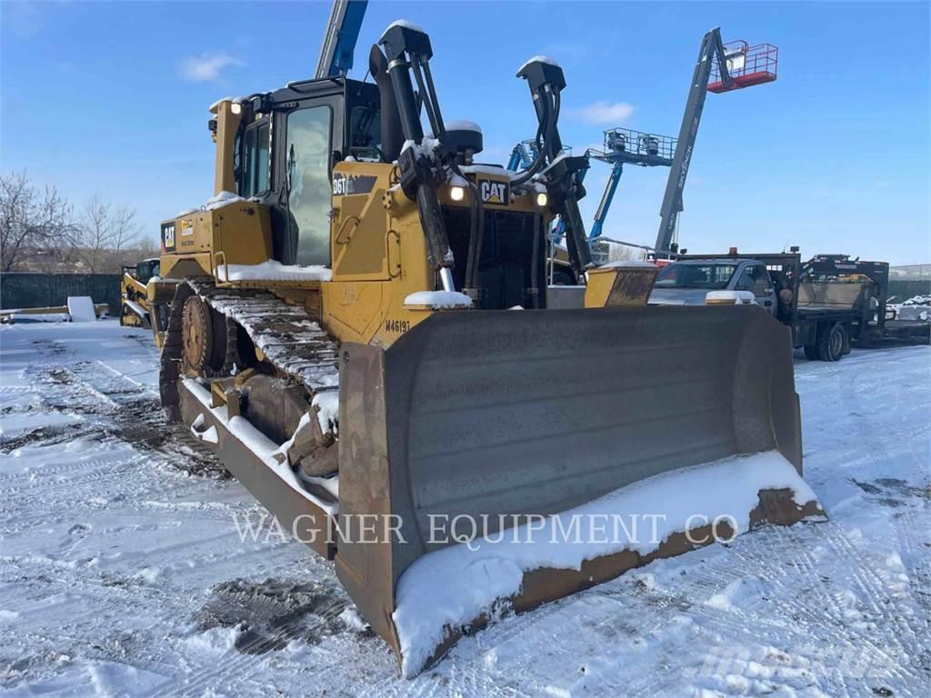 CAT D6T Buldozer sobre oruga