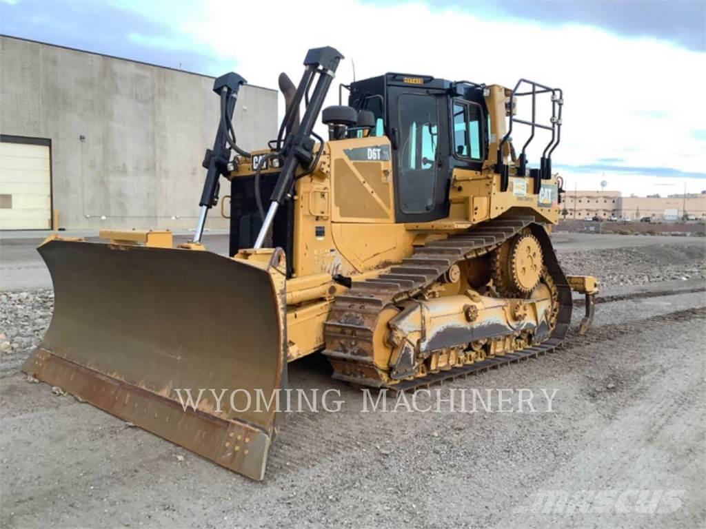 CAT D6T Buldozer sobre oruga