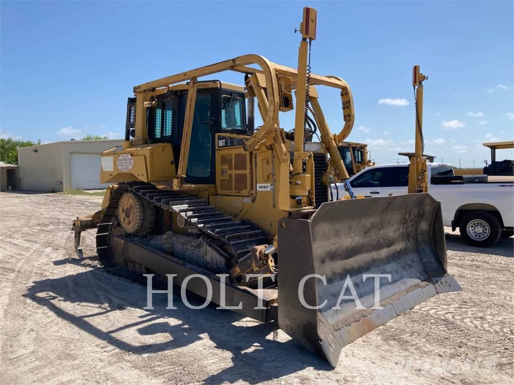 CAT D6T Buldozer sobre oruga