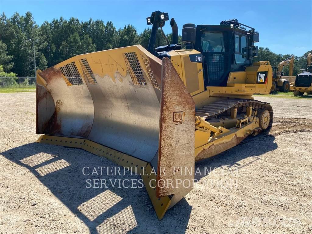 CAT D7E Buldozer sobre oruga