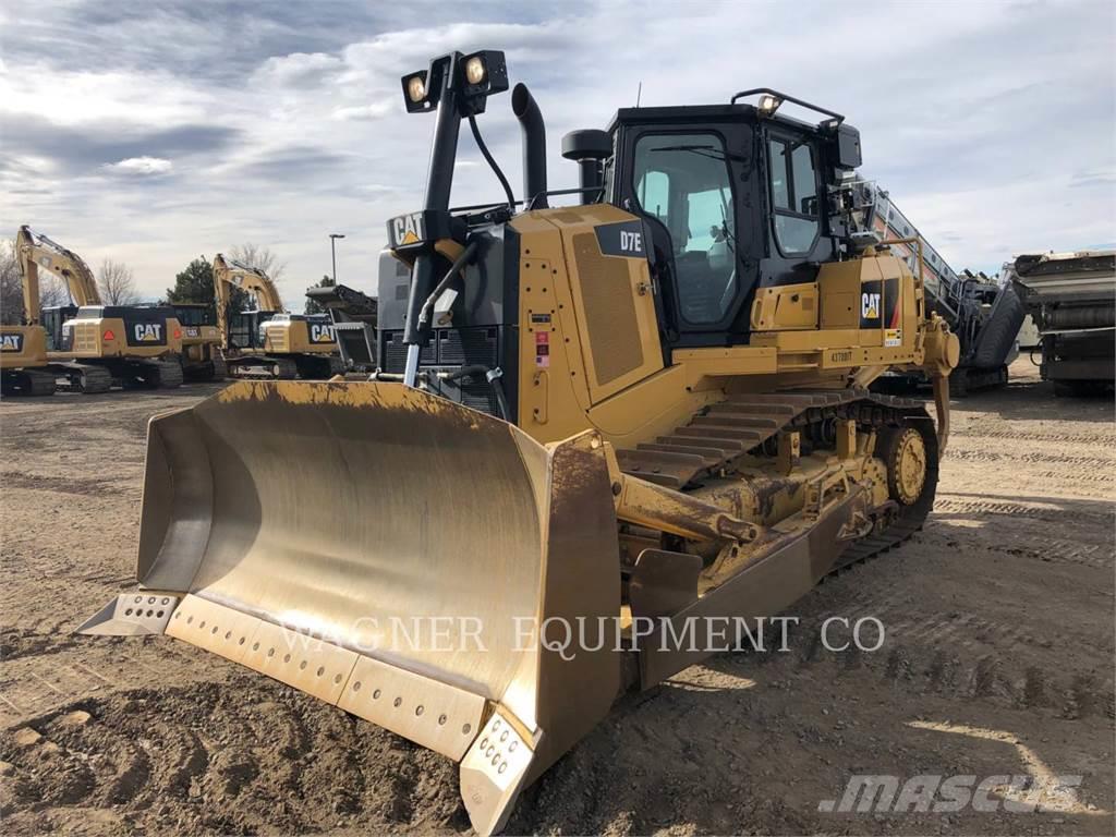 CAT D7E Buldozer sobre oruga