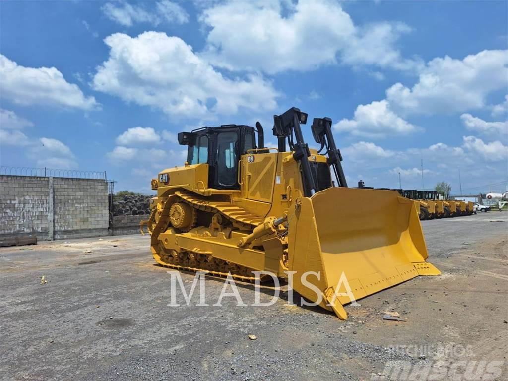 CAT D8 Buldozer sobre oruga