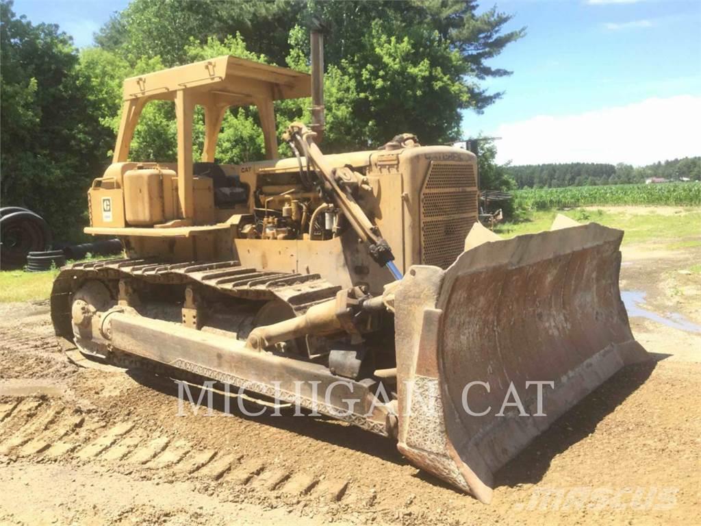 CAT D8K Buldozer sobre oruga