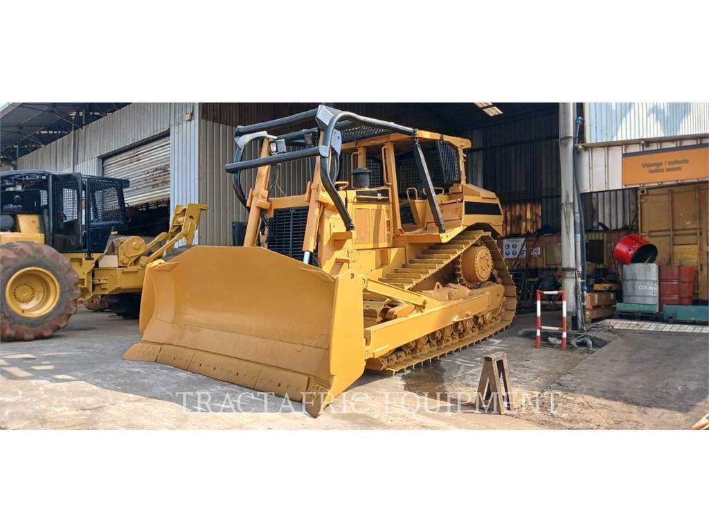 CAT D8N Buldozer sobre oruga