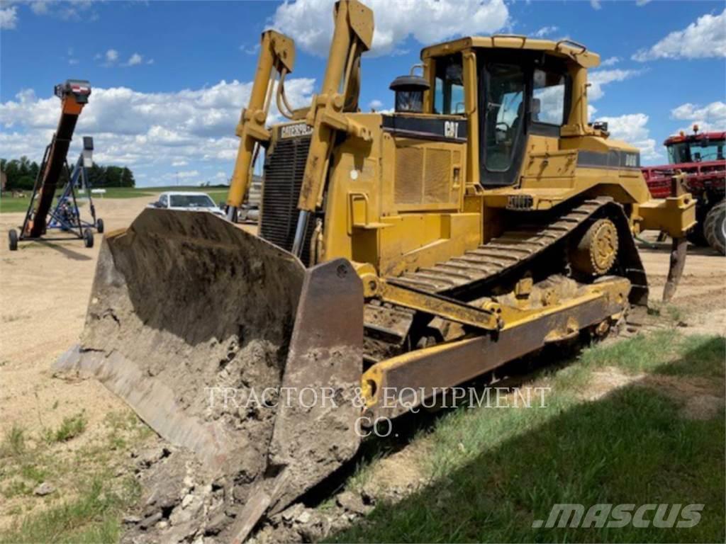 CAT D8R Buldozer sobre oruga