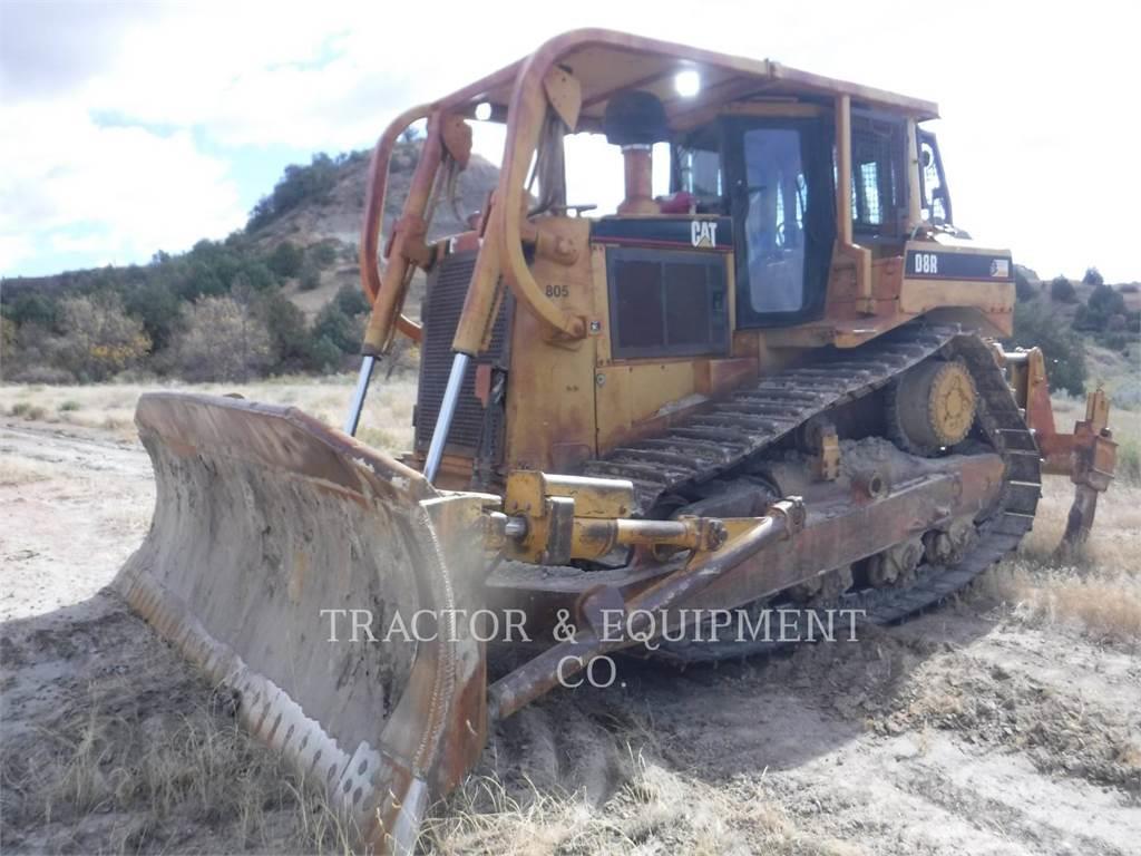 CAT D8R Buldozer sobre oruga