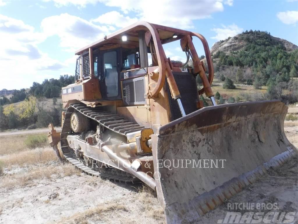 CAT D8R Buldozer sobre oruga