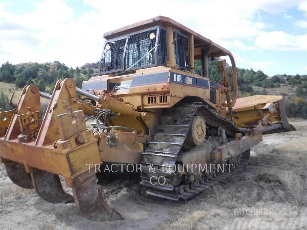 CAT D8R Buldozer sobre oruga