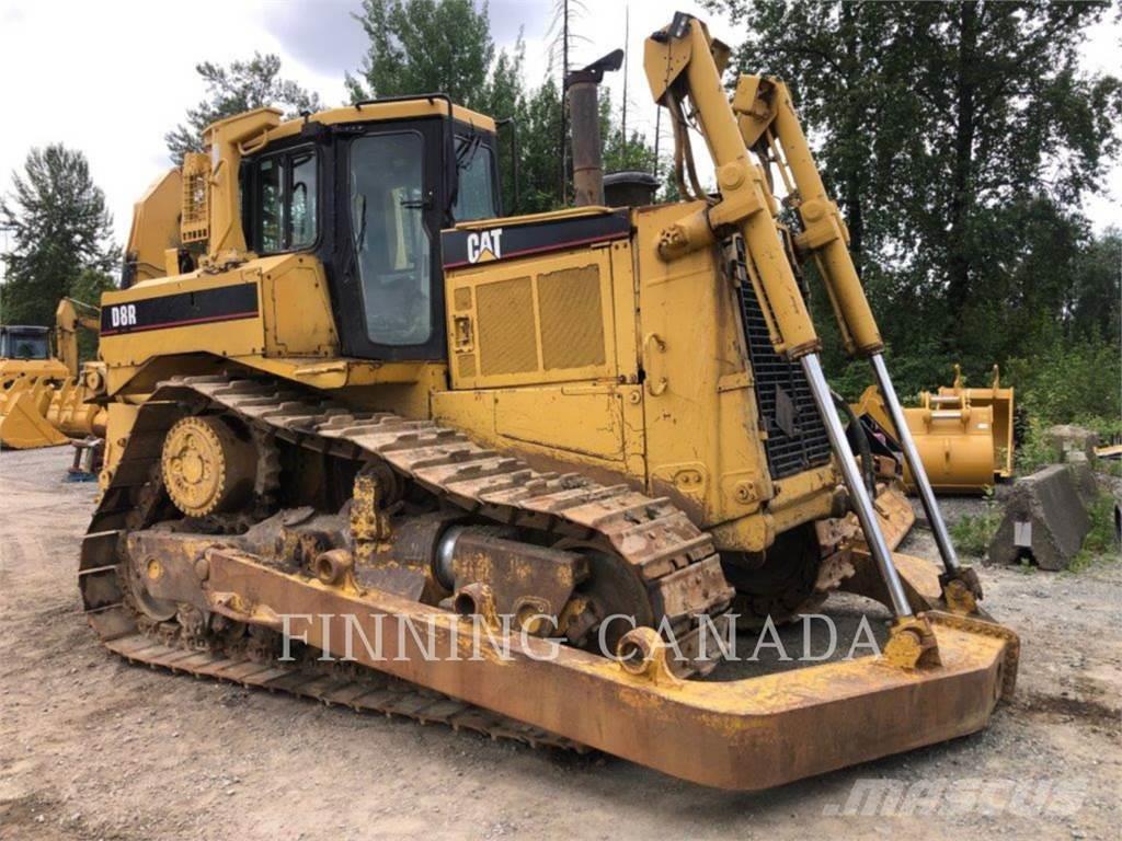 CAT D8R Buldozer sobre oruga