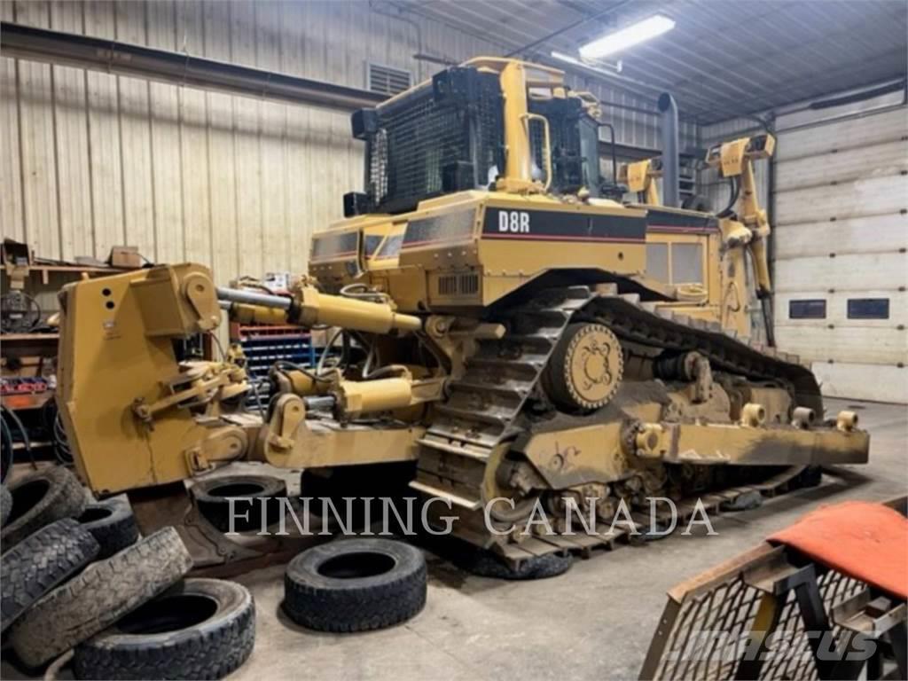 CAT D8R Buldozer sobre oruga