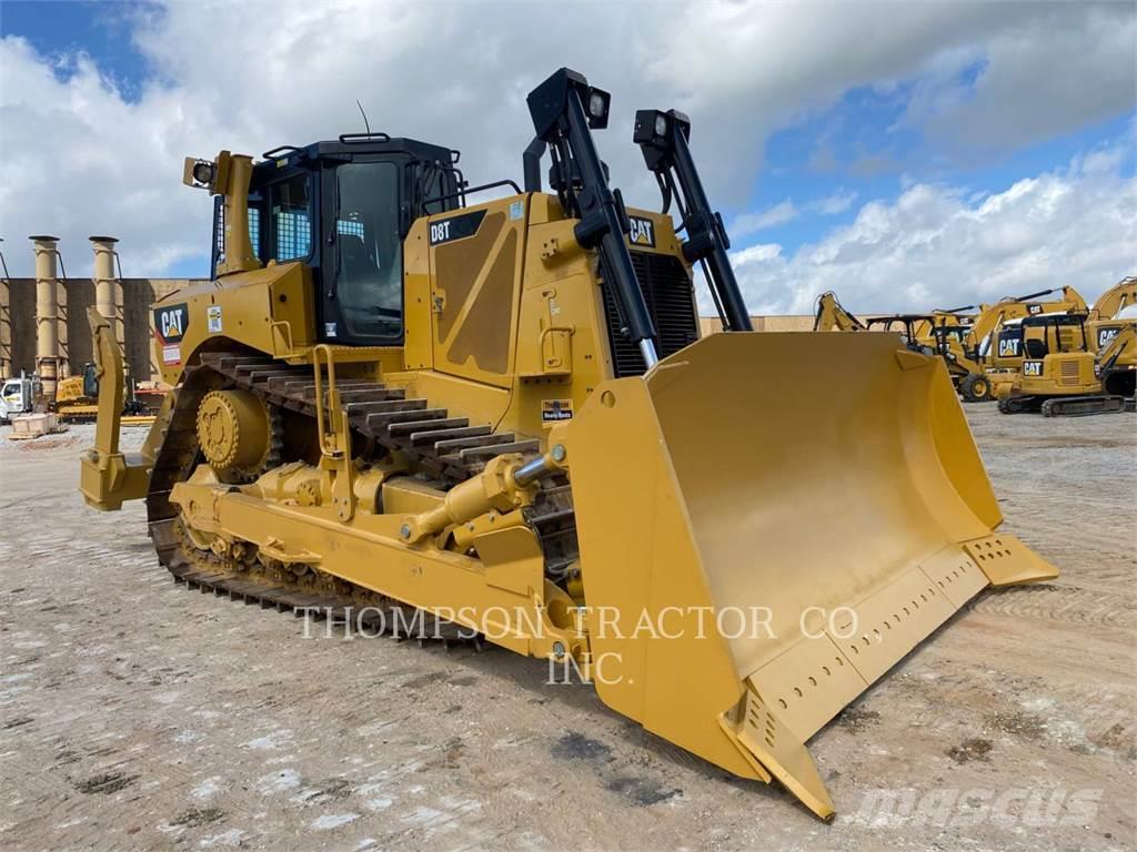 CAT D8T Buldozer sobre oruga