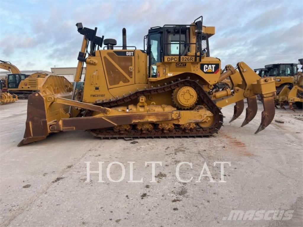 CAT D8T Buldozer sobre oruga