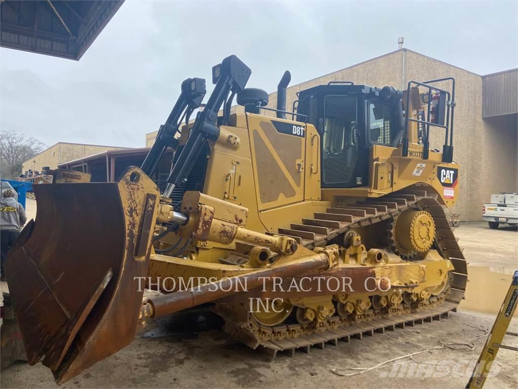 CAT D8T Buldozer sobre oruga