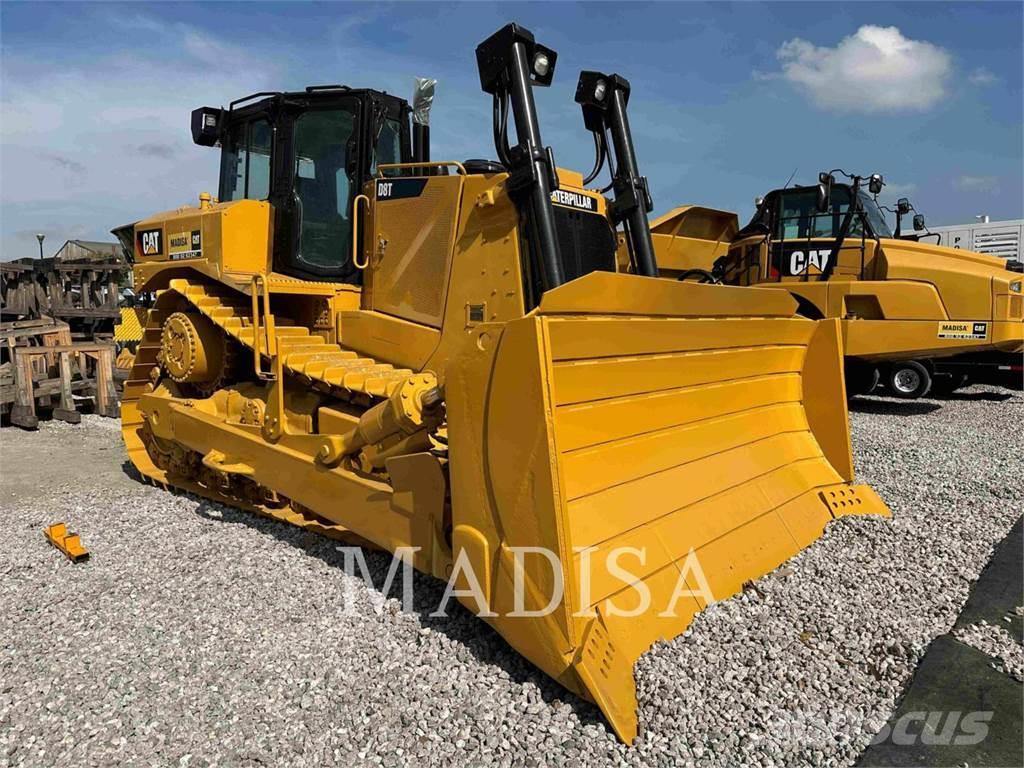 CAT D8T Buldozer sobre oruga