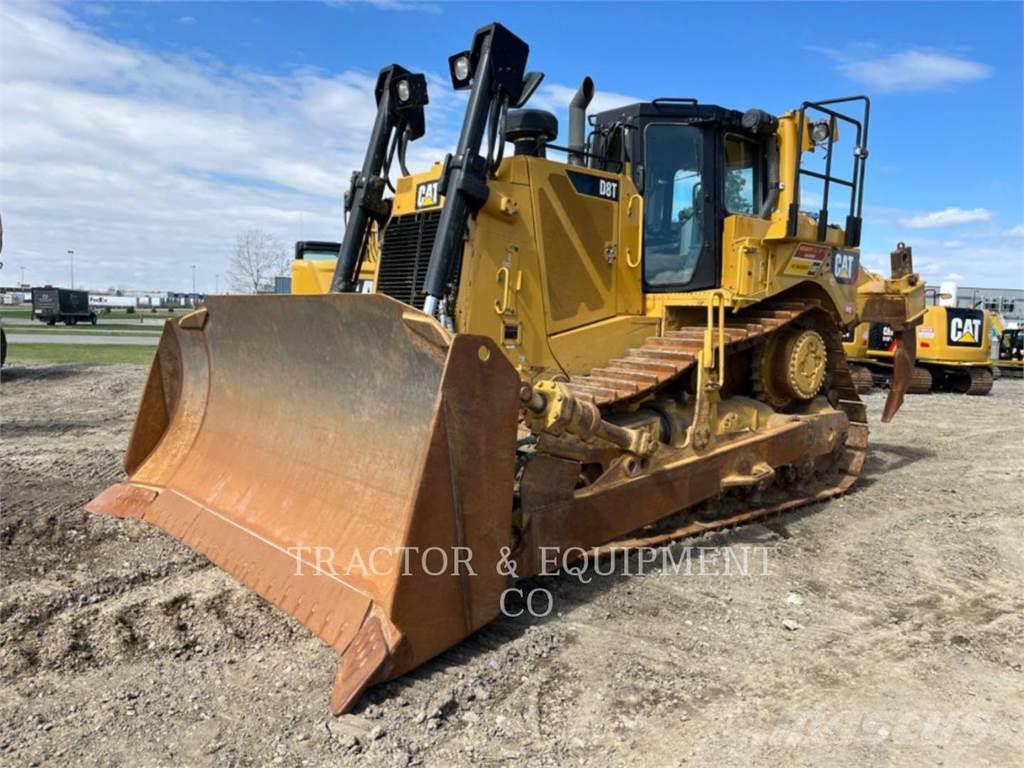 CAT D8T Buldozer sobre oruga